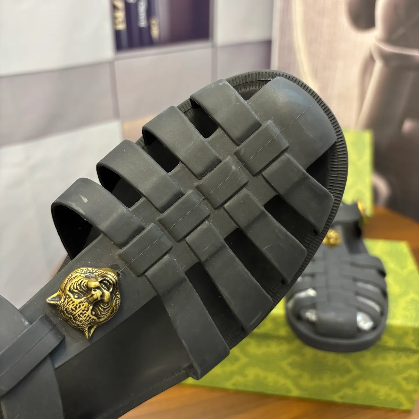 Men's shoes 260💰 [Gucci] Counter quality, top-quality original goods, real photos! Original TPU material, fine workmanship, comfortable; genuine 1:1 replica Size: 36 ~ 46